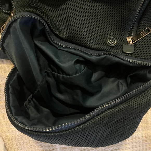 Lululemon Mesh Go Lightly Jaded Blue Backpack/Purse 12 liter mini - Picture 7 of 7